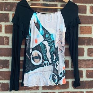 Custo Barcelona top. Beautiful sleeves.